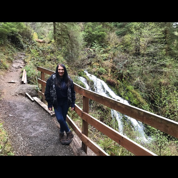 Meet your Posher - Picture 3 of 3